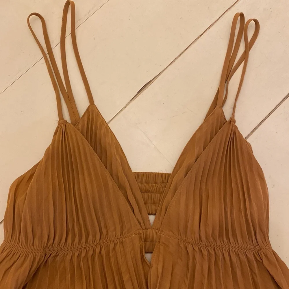 A.L.C Arianna Cutout Pleated Maxi Dress - Picture 9 of 16